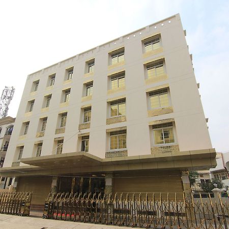 Hotel Oyo 11956 Galaxy Grand Lucknow Exterior foto